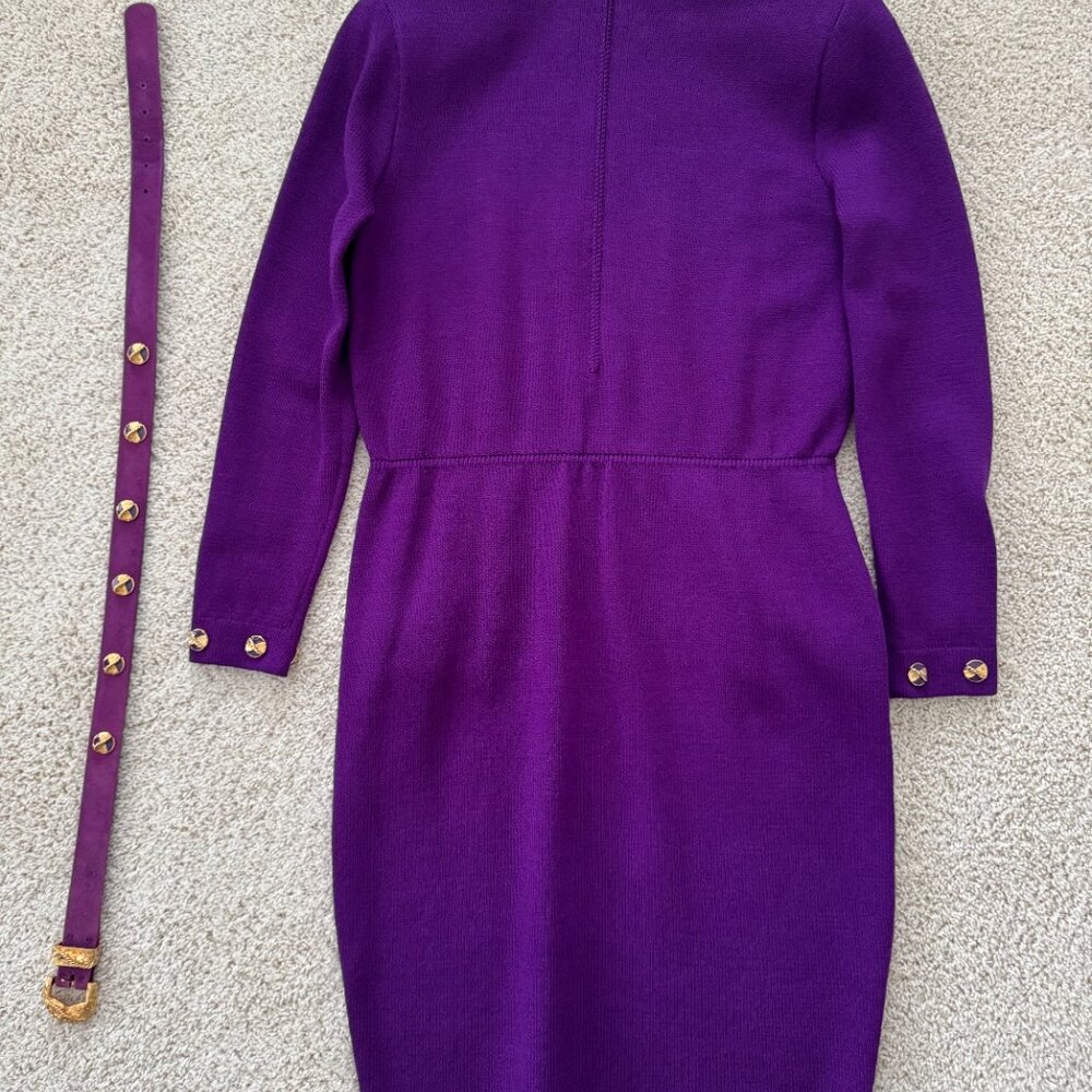 Timeless vintage,  long-sleeved St. John knit sweater dress, size 4 - Picture 2 of 12
